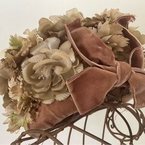 Kutz beautiful vintage hat with velvet bow and trim